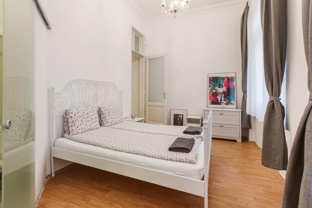 Apartment Szabadsag Ter Budapesta Exterior foto